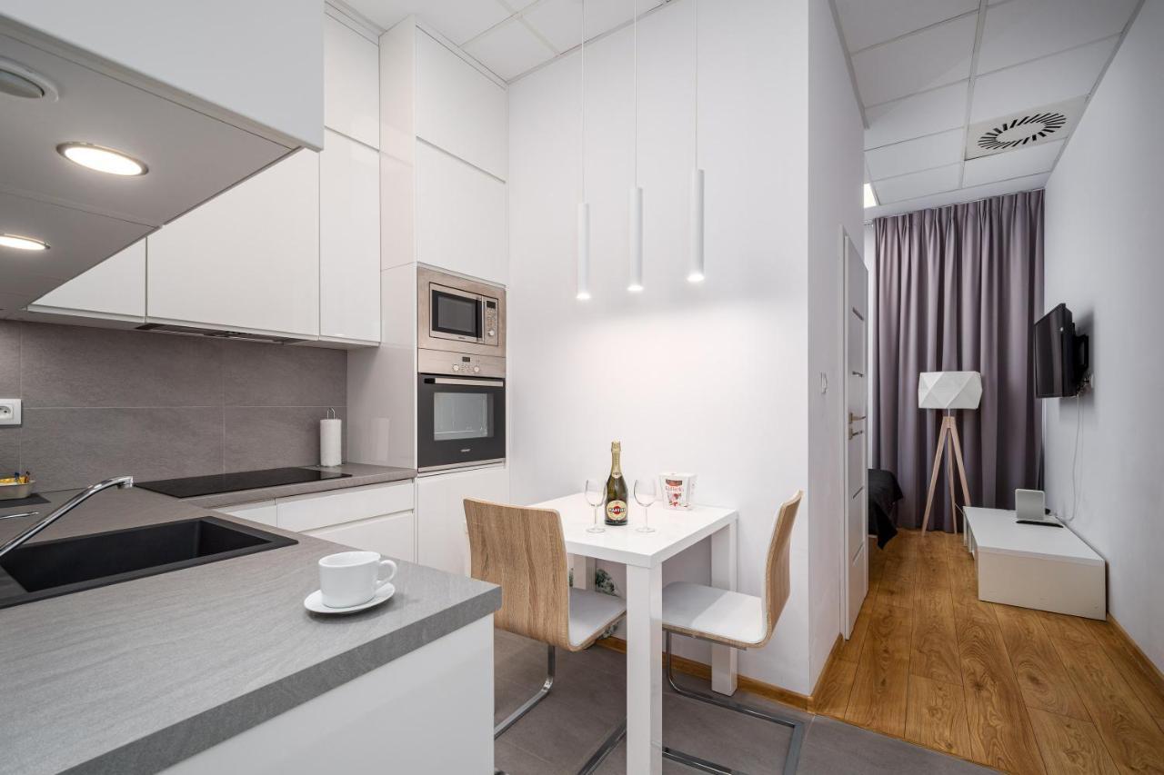 Varsovla Apartments Esterno foto