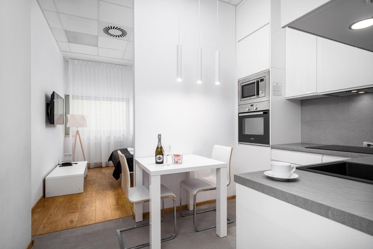 Varsovla Apartments Esterno foto